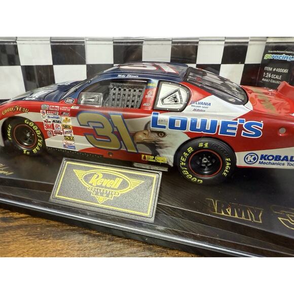 Revell Collectors NASCAR #31 Mike Skinner ARMY Chevy Monte Carlo Diecast 1:24 - Picture 4 of 12